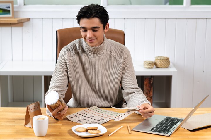 Etiketten aus Silphie-Papier A4, 210x148 mm, naturbraun, permanent haftend, 20 Blatt, 40 Klebeetiketten