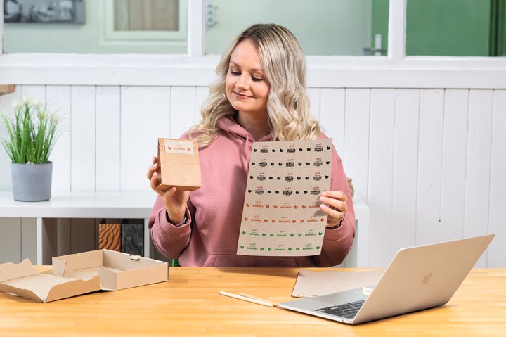 Etiketten aus Silphie-Papier A4, 70x36 mm, naturbraun, permanent haftend, 20 Blatt, 480 Klebeetiketten