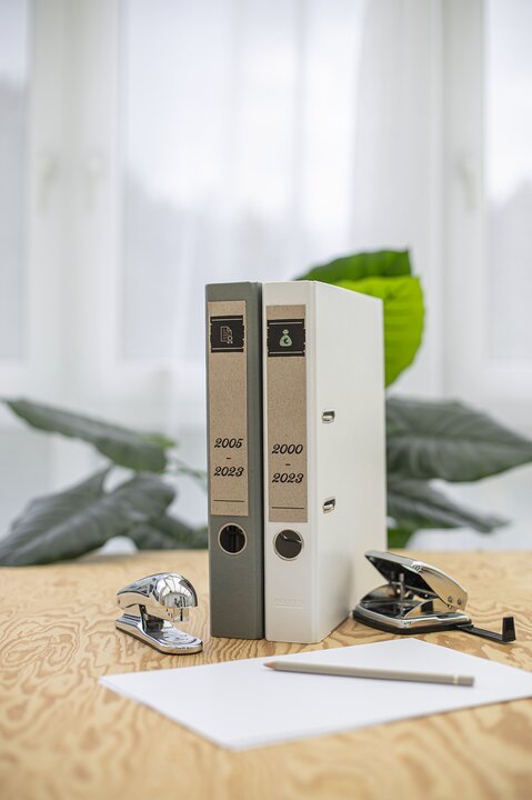 Etiketten aus Silphie-Papier A4, 105x148 mm, naturbraun, permanent haftend, 20 Blatt, 80 Klebeetiketten